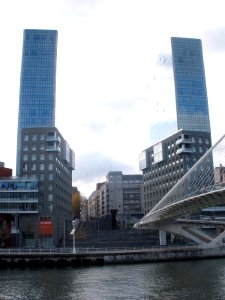 Bilbao - Puerta de Isozaki 02