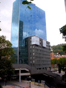 Bilbao - Puerta de Isozaki 08