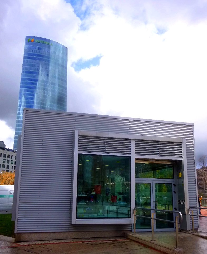 Bilbao - Torre Iberdrola y Oficina de Turismo