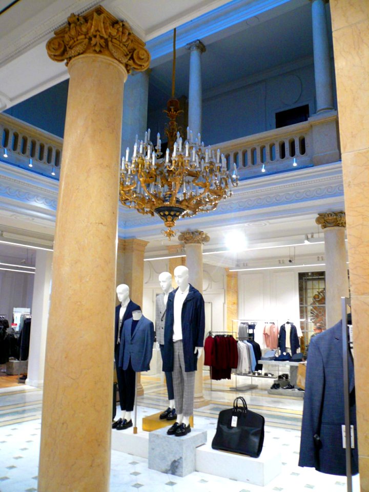 Bilbao - Tienda de Zara en Gran Vía 23 (05)