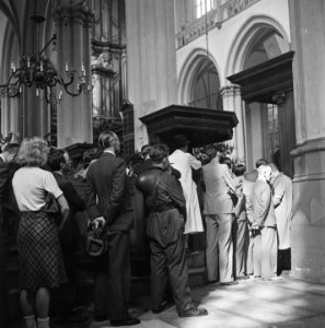 Bijeenkomst van illegale werkers in de Nieuwe Kerk te Amsterdam, Bestanddeelnr 900-2960