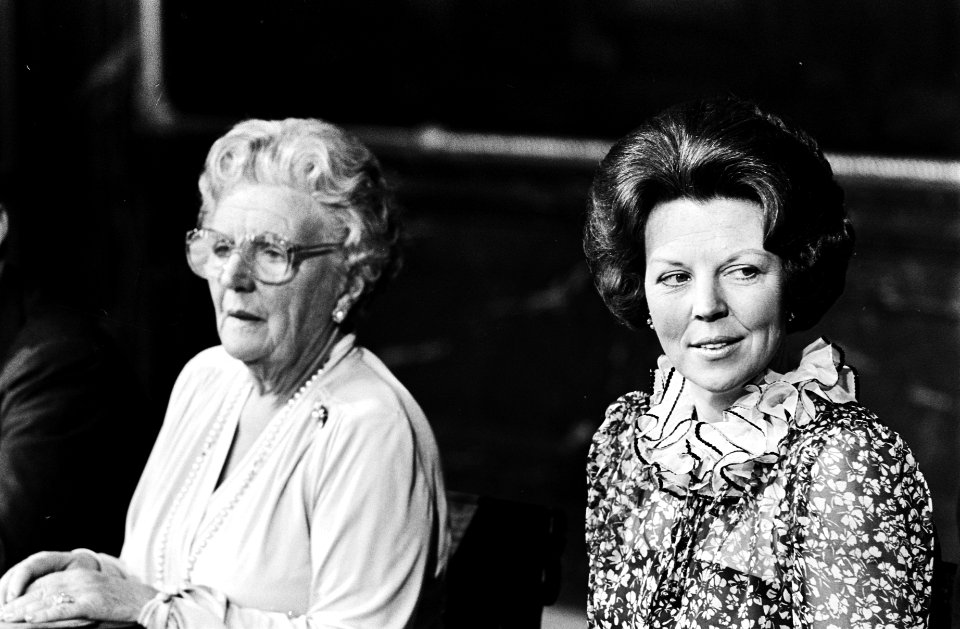 Bijeenkomst voor de abdicatie in Paleis Op de Dam, Bestanddeelnr 930-9424
