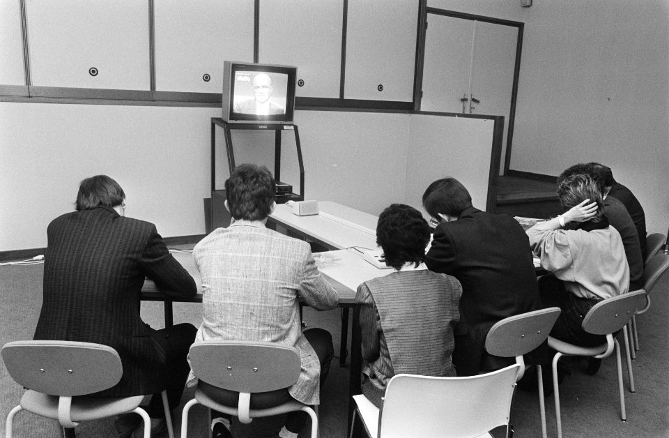 Bijeenkomsten, Bestanddeelnr 934-7264