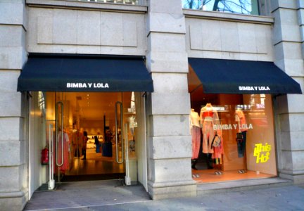 Bilbao - Tienda de Bimba y Lola en Gran Via photo