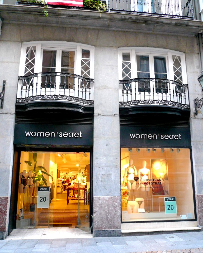 Bilbao - Tienda de Women'Secret en la Calle Bidebarrieta