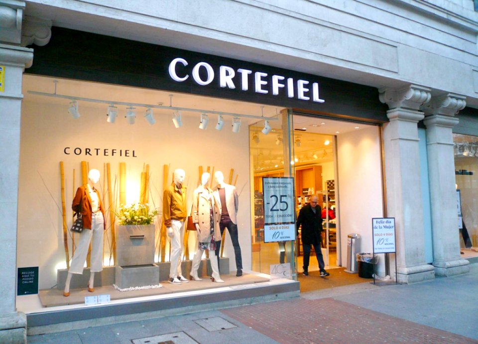 Bilbao - Tienda de Cortefiel en Gran Vía