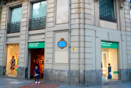 Bilbao - Tienda de United Colors of Benetto en Gran Vía photo