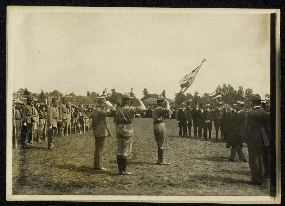 Bijeenkomst van de padvinderij met prins Hendrik, padvinders, militairen, burger, Bestanddeelnr 158-1261
