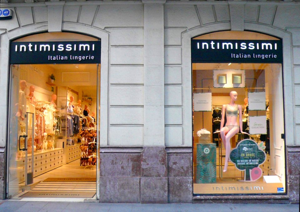 Bilbao - Tienda de Intimissimi en Gran Vía photo