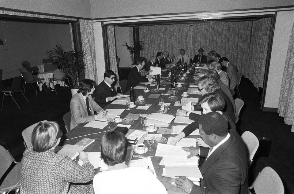 Bijeenkomst secretarissen van Europa in Hotel Krasnapolsky, Bestanddeelnr 930-1341