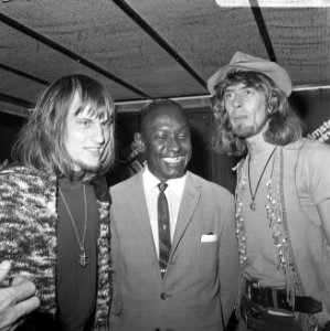 Bijeenkomst van Cuby and the Blizzards. Harry Muskee (links), Eddy Boyd (midden), Bestanddeelnr 921-4512