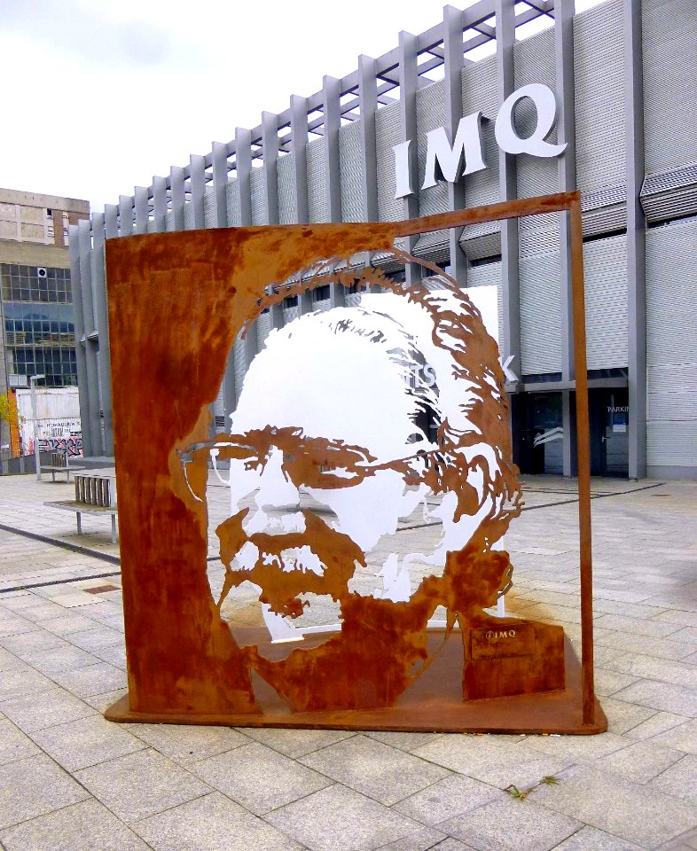 Bilbao - Monumento a Iñaki Azkuna
