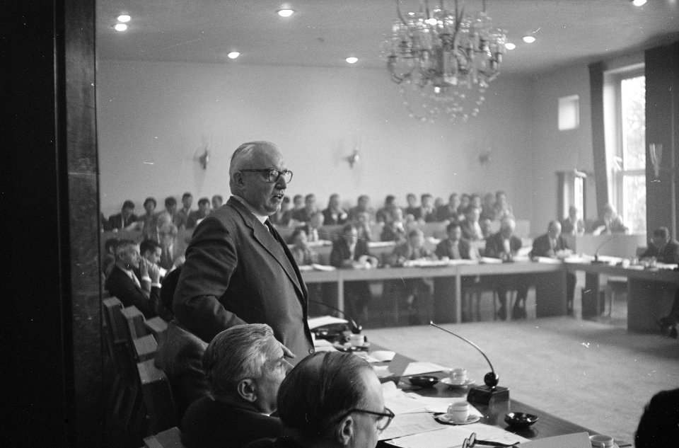 Bijeenkomst van de SER over de representativiteit der hog ambtenaren, Bestanddeelnr 910-7007