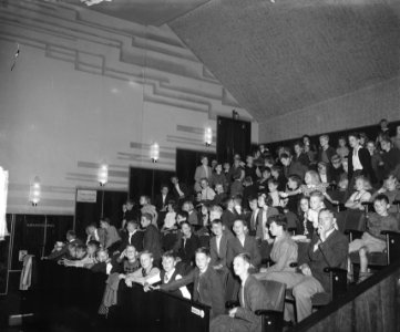 Bijeenkomst van kinderen BLO in City Theater, Bestanddeelnr 903-4089