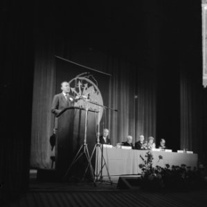Bijeenkomst vereniging Nederland in den vreemde in de Stadsschouwburg te Utrec, Bestanddeelnr 916-5368