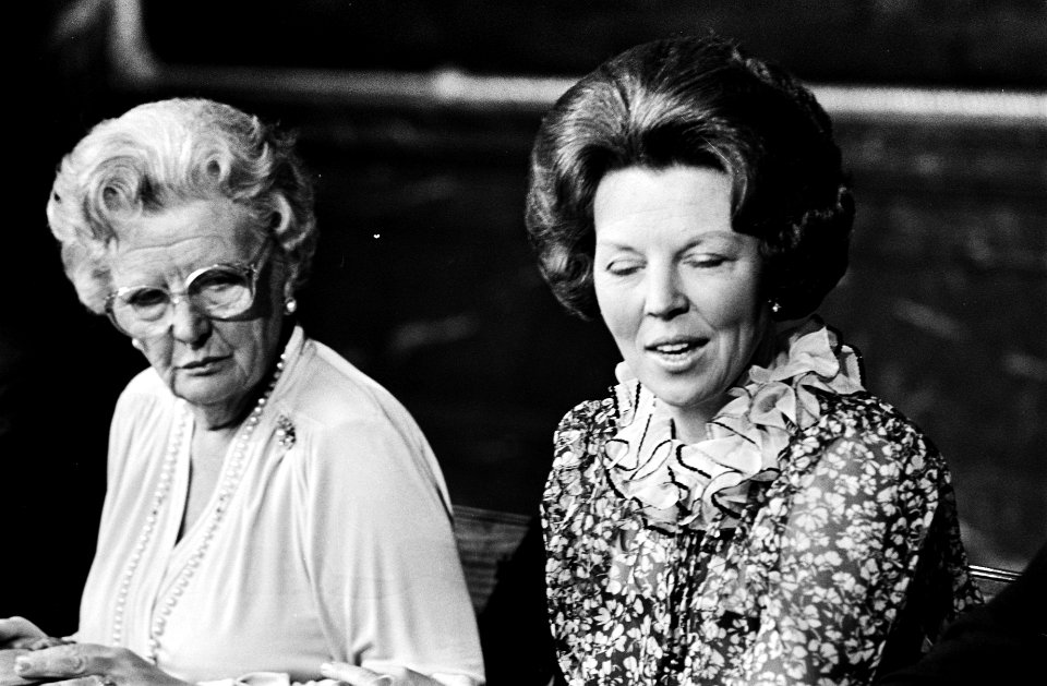 Bijeenkomst voor de abdicatie in Paleis Op de Dam, Bestanddeelnr 930-9419