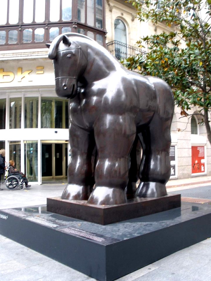 Bilbao -Fernando Botero, Caballo con bridas (2009)