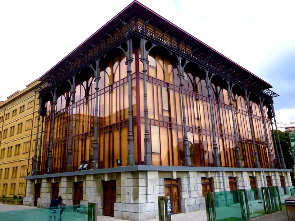 Bilbao - Universidad de Deusto, Edificio del Cristal del Centenario 1