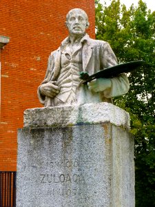Bilbao - Monumento al pintor Ignacio Zuloaga junto al Museo de Bellas Artes