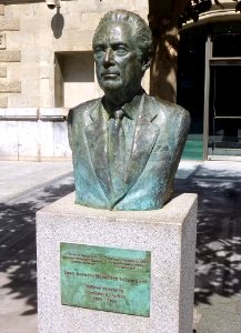 Bilbao - Monumento a Juan Antonio Usparritza