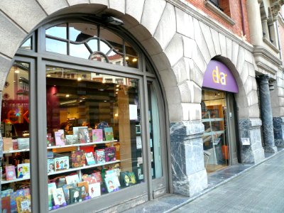 Bilbao - Librería Elkar en la Calle Iparraguirre photo