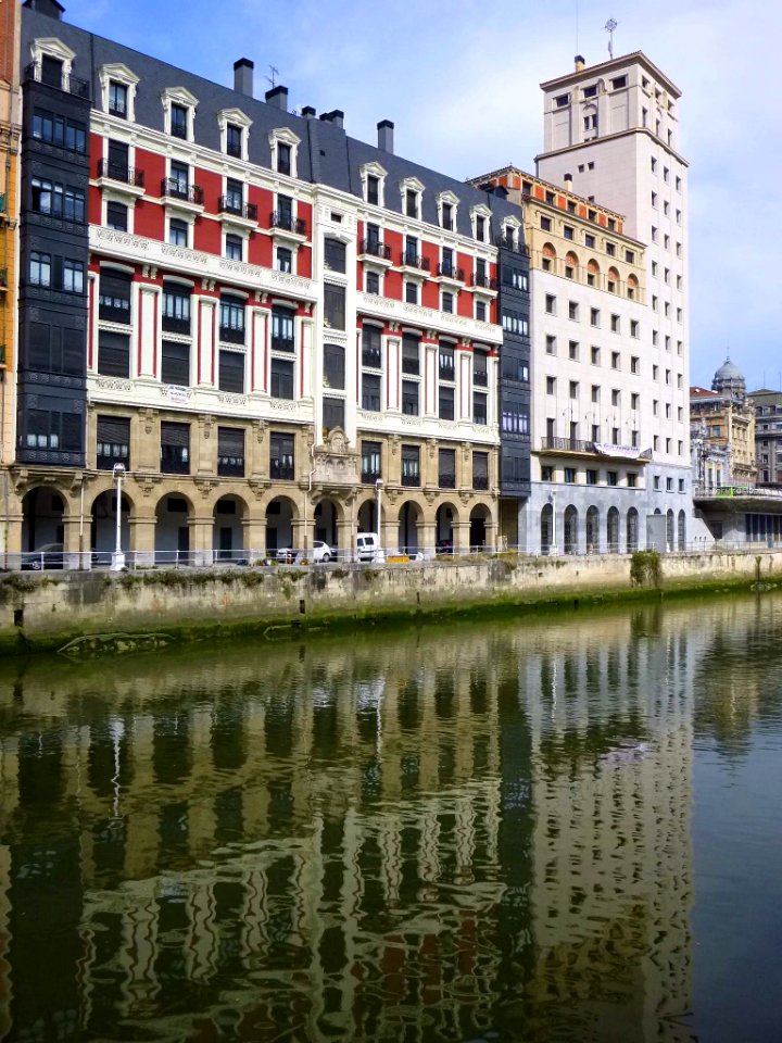 Bilbao - La Ría a su paso por Ibaiondo 03