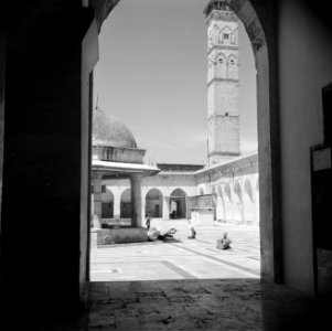 Binnenplaats van de Grote Moskee, Al Djami al Kabir te Aleppo, Bestanddeelnr 255-5959