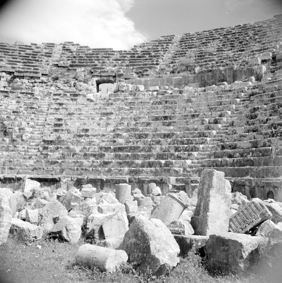 Binnenzijde zuidelijk theater in Jerash, Bestanddeelnr 255-5711