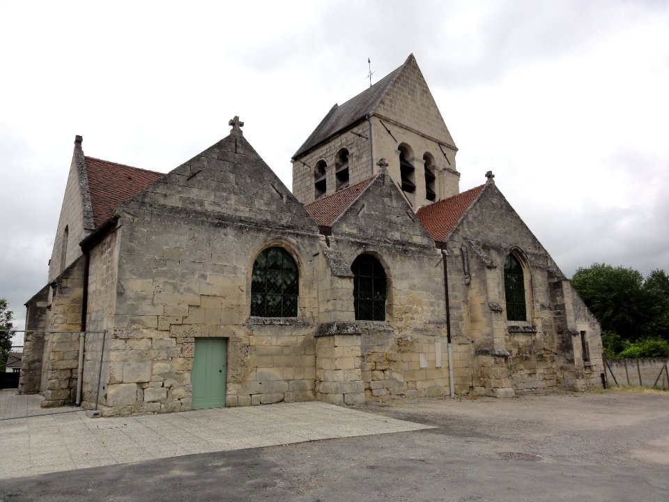 Billy-sur-Aisne (Aisne) église Saint-Léger (01)