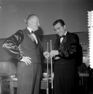 Biljarten kampioenschap 71-2 Piet van der Pol (links) en Cees van Oosterhout, Bestanddeelnr 907-4603