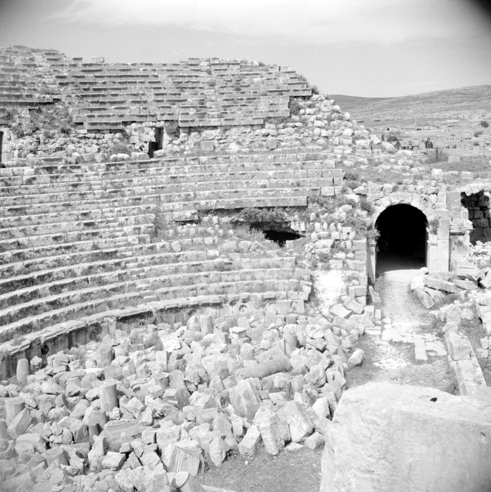 Binnenzijde zuidelijk theater in Jerash, Bestanddeelnr 255-5712