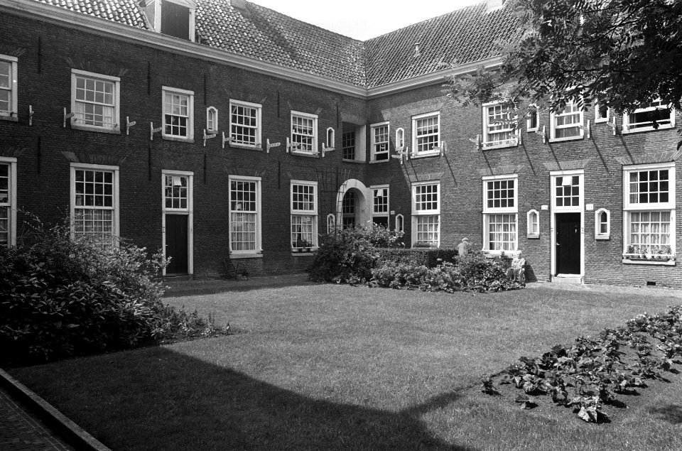 Binnentuin van het Karthuizerhofje in Amsterdam, Bestanddeelnr 925-7038