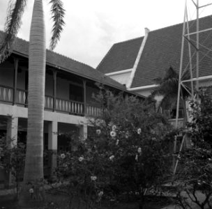 Binnenplaats van het klooster Scherpenheuvel op Curaçao, Bestanddeelnr 252-8557