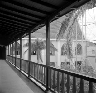 Binnenplaats van het klooster Scherpenheuvel op Curaçao, Bestanddeelnr 252-8554
