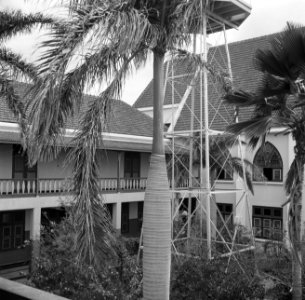 Binnenplaats van het klooster Scherpenheuvel op Curaçao, Bestanddeelnr 252-8553