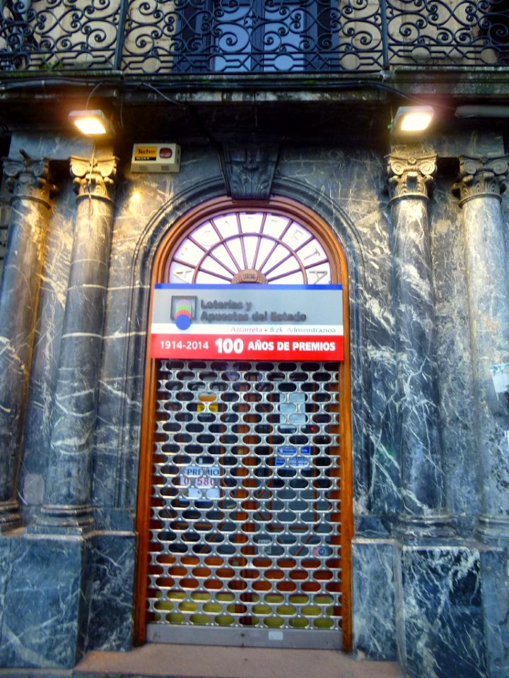 Bilbao - portales y puertas 08