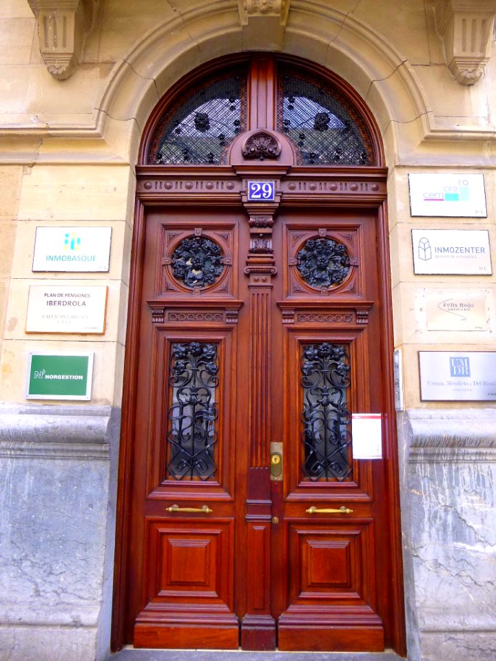 Bilbao - portales y puertas 21