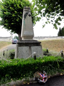 Billy-sur-Aisne (Aisne) monument aux morts