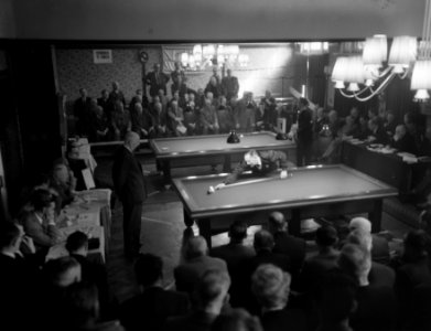 Biljartkampioenschappen 71-2 Van Oosterhout achter Sweering vage negatieven, Bestanddeelnr 907-0171