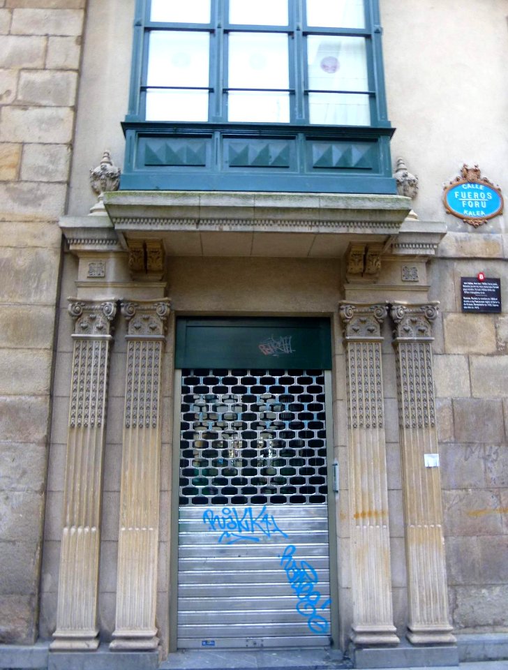 Bilbao - portales y puertas 01