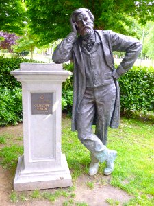 Bilbao - Paseo de Rafael Sánchez Mazas, Monumento a Verdi