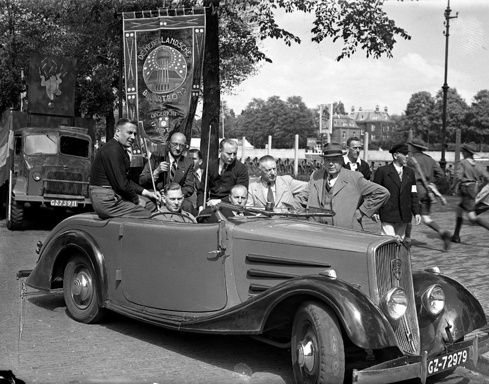 Biljartafdeling Amsterdam sportweek in auto, Bestanddeelnr 902-2548