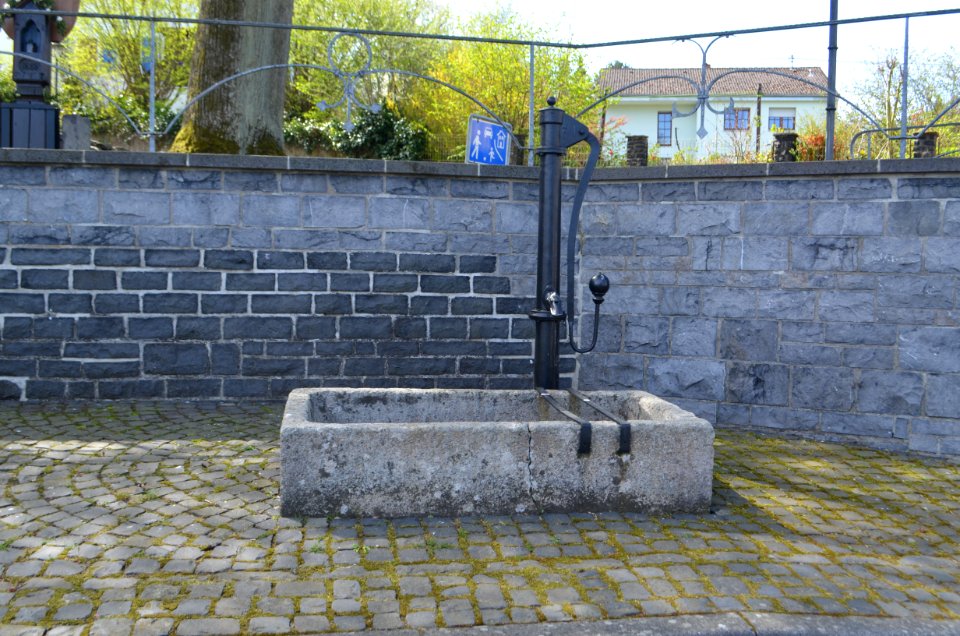 Bilkheim, Brunnen am Backhaus