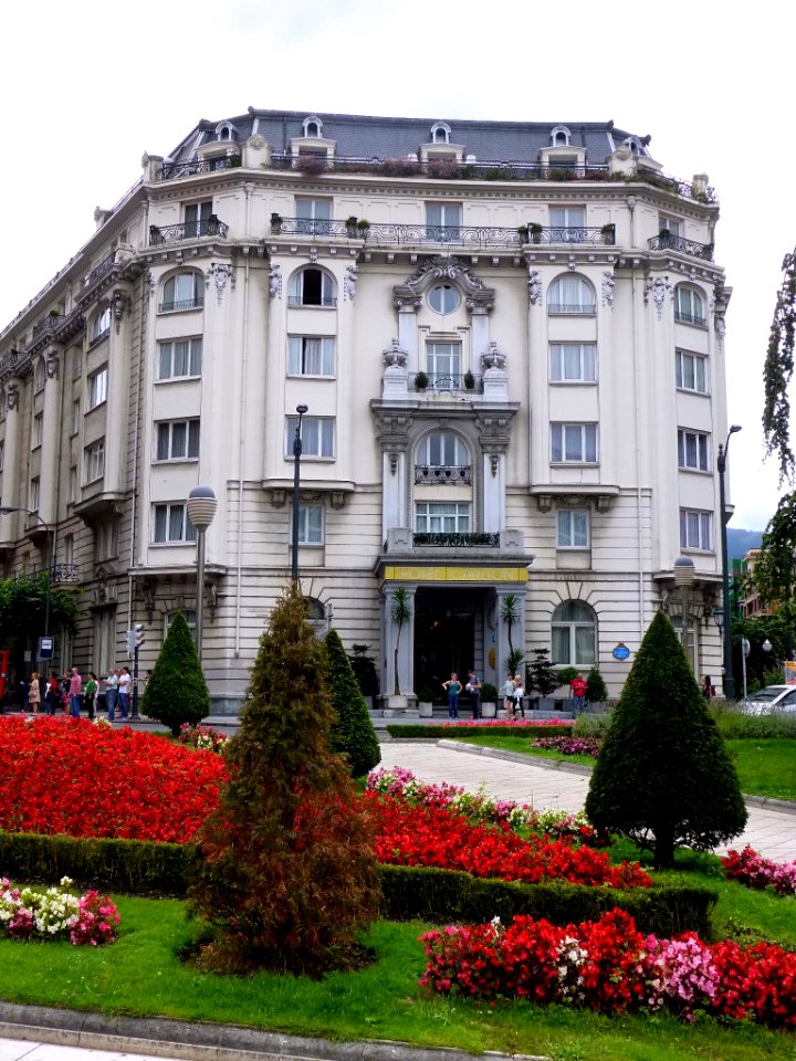 Bilbao - Plaza Moyúa y Hotel Carlton