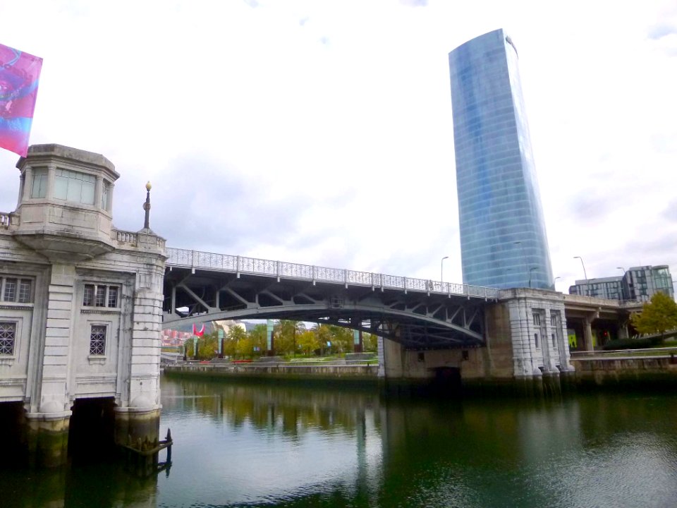 Bilbao - Puente de Deusto y Torre Iberdrola 1