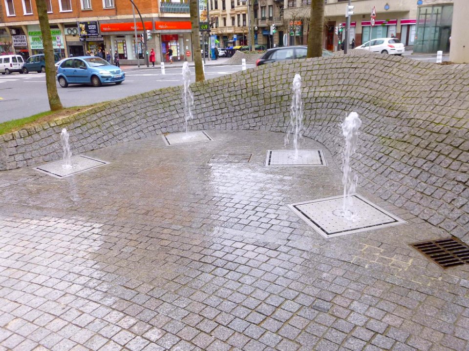 Bilbao - Plaza Zabalburu 4