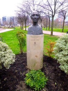 Bilbao - Parque de Ametzola - Monumento a Pasionaria