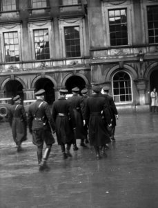 Binnenhof te Den Haag Opening Tweede Kamer Een eenheid politie-agenten, Bestanddeelnr 900-8285