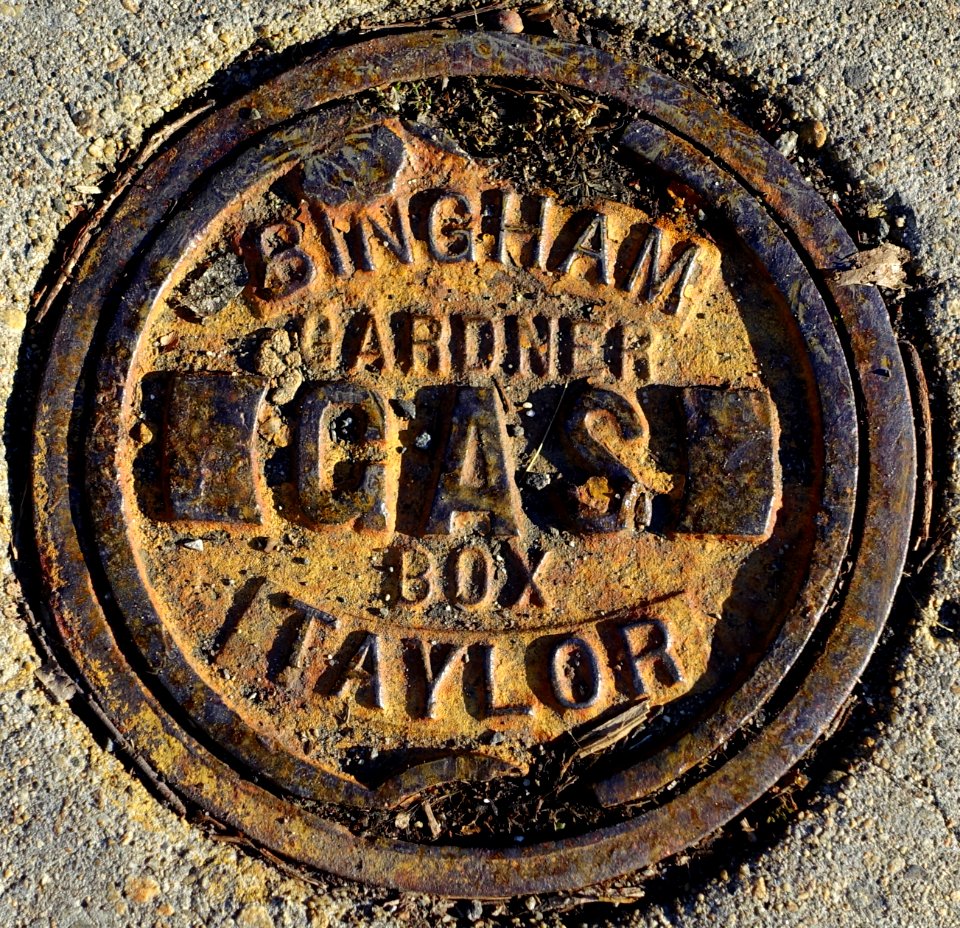 Bingham & Taylor Gardner Gas Co - Arlington, MA - DSC03531