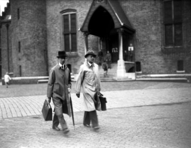 Binnenhof te Den Haag Opening Tweede Kamer Ministers Van Kleffens en Meynen, Bestanddeelnr 900-8287
